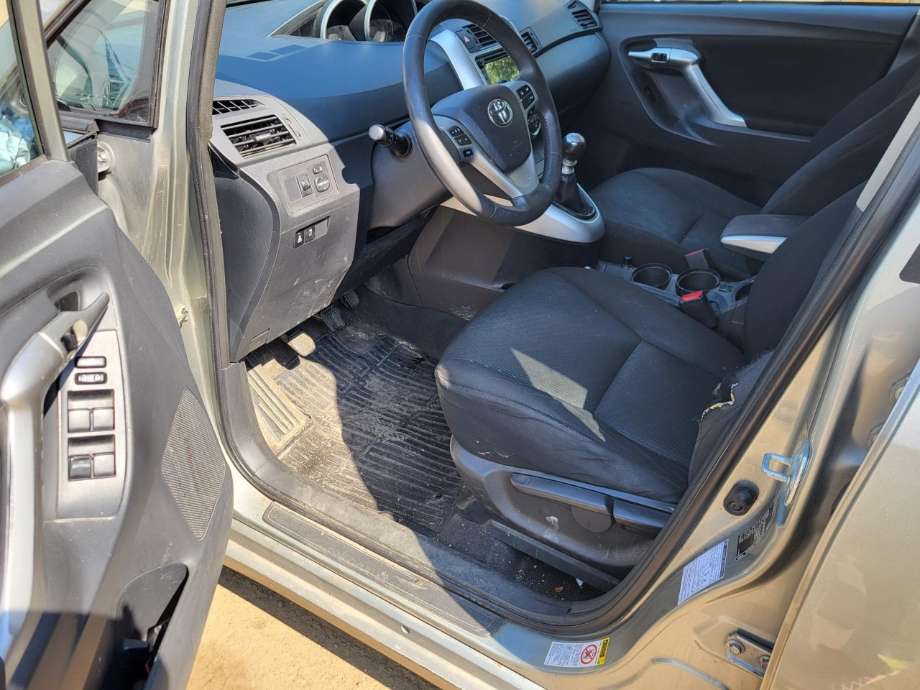 Toyota Verso 2009-2016 (Type III) , Motorkode: 1AD-FTV, Girkassekode: