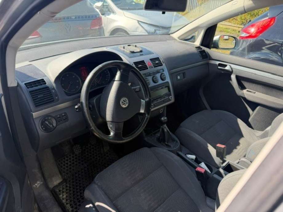 VW Touran 2010-2015 (Type I, Fase 3) , Motorkode: BLS, Girkassekode: