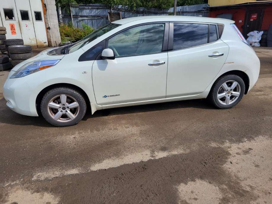 Nissan Leaf 2011-2017 (Type I) , Motorkode: , Girkassekode: