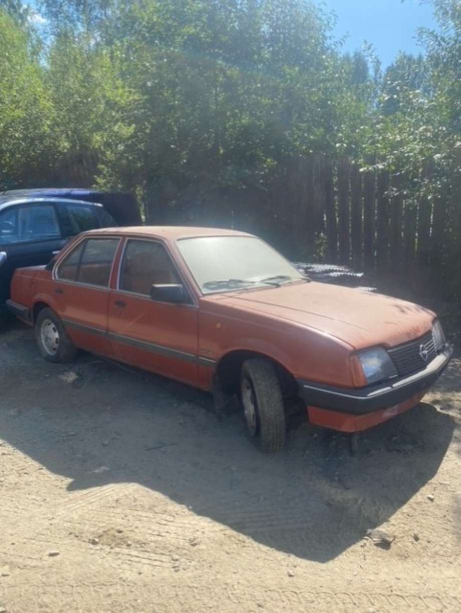 Opel Ascona C 1982-1988 , Motorkode: , Girkassekode: 