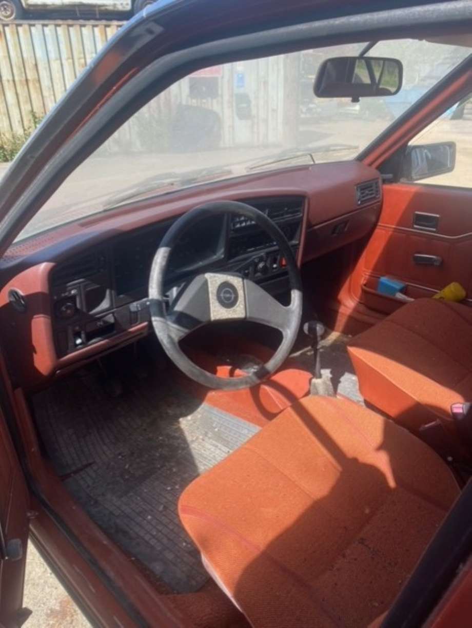 Opel Ascona C 1982-1988 , Motorkode: , Girkassekode: 
