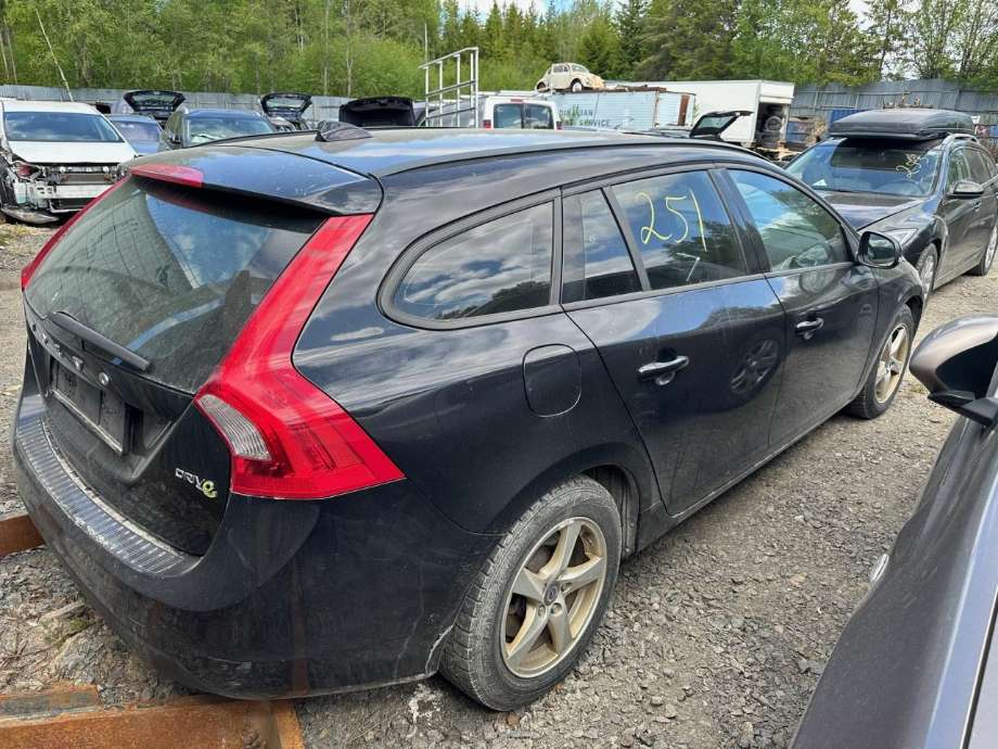 Volvo V60 2010-2013 (Type I, Fase 1) delebil , Motorkode: D4162T, Girkassekode: 