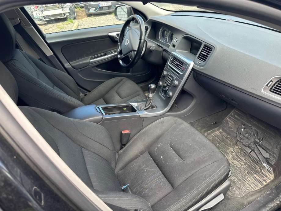 Volvo V60 2010-2013 (Type I, Fase 1) delebil , Motorkode: D4162T, Girkassekode: 