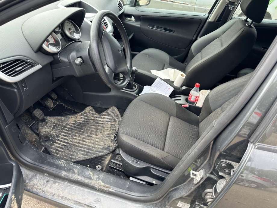 Peugeot 207 2006-2012 , Motorkode: 8HZ, Girkassekode: