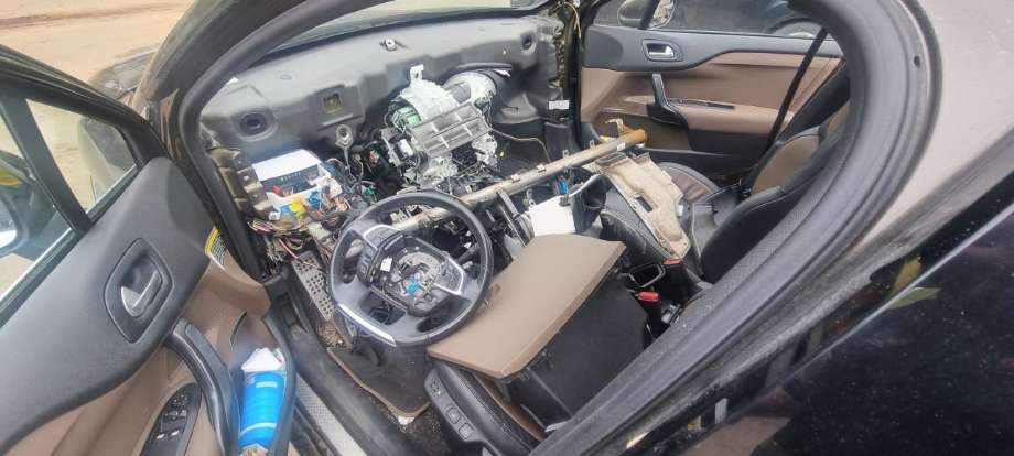 Citroën DS4, 2011-2017  delebil , Motorkode: RH02