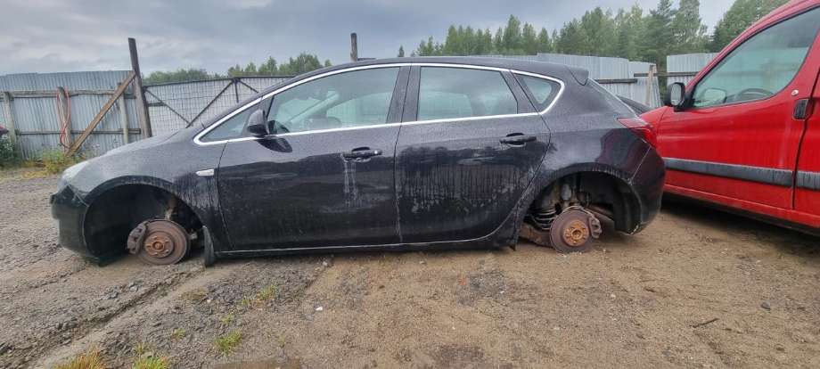 Opel Astra J 2010-2015 , Motorkode: A17DTR, Girkassekode: 