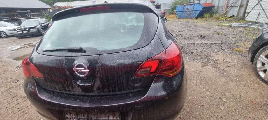 Opel Astra J 2010-2015 , Motorkode: A17DTR, Girkassekode: 