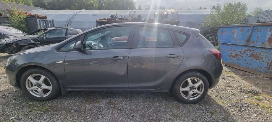 Opel Astra J 2010-2015 , Motorkode: A16XER, Girkassekode: 