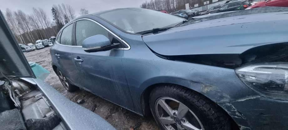 Volvo V40 2012-2019 , Motorkode: D4162T, Girkassekode: 