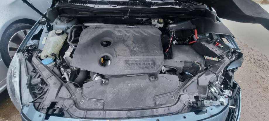 Volvo V40 2012-2019 , Motorkode: D4162T, Girkassekode: 