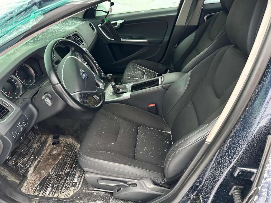 Volvo V60 2010-2013 (Type I, Fase 1) , Motorkode: D4162T, Girkassekode: 