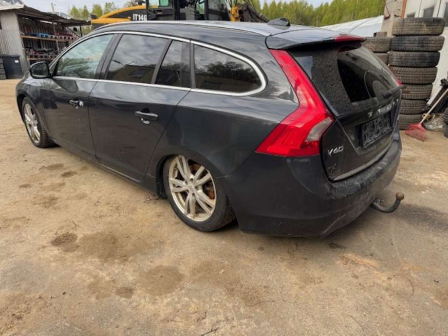 Volvo V60/V60 CC 2013-2018 (Type I, Fase 2) , Motorkode: D5244T15, Girkassekode: 