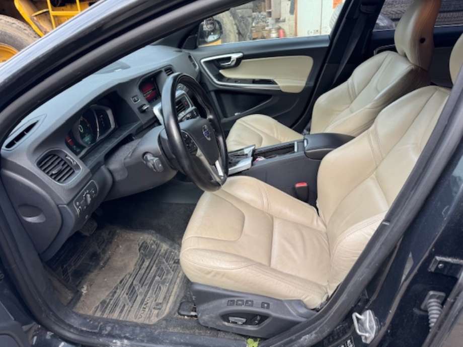 Volvo V60/V60 CC 2013-2018 (Type I, Fase 2) , Motorkode: D5244T15, Girkassekode: 