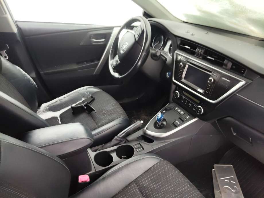 Toyota Auris 2013-2015 (Type II, Fase 1) , Motorkode: 2ZR-FXE, Girkassekode: 