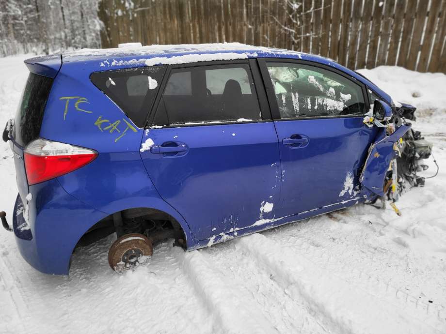 Toyota Verso-S 2011-2015 (COMBI) delebil , Motorkode: 1NR-FE, Girkassekode: 