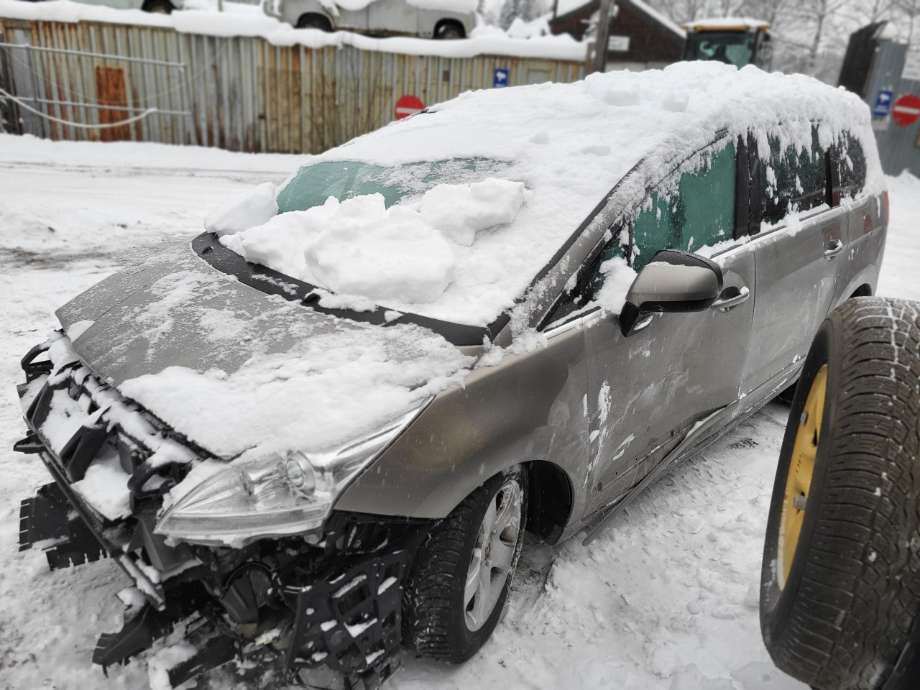 Peugeot 5008, 2010-2017 (Type I)  delebil , Motorkode: 9H05