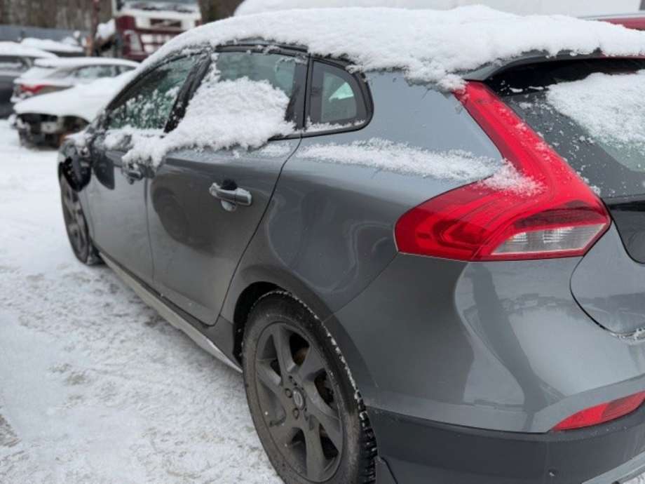 Volvo V40 2012-2019 , Motorkode: D4162T, Girkassekode: 