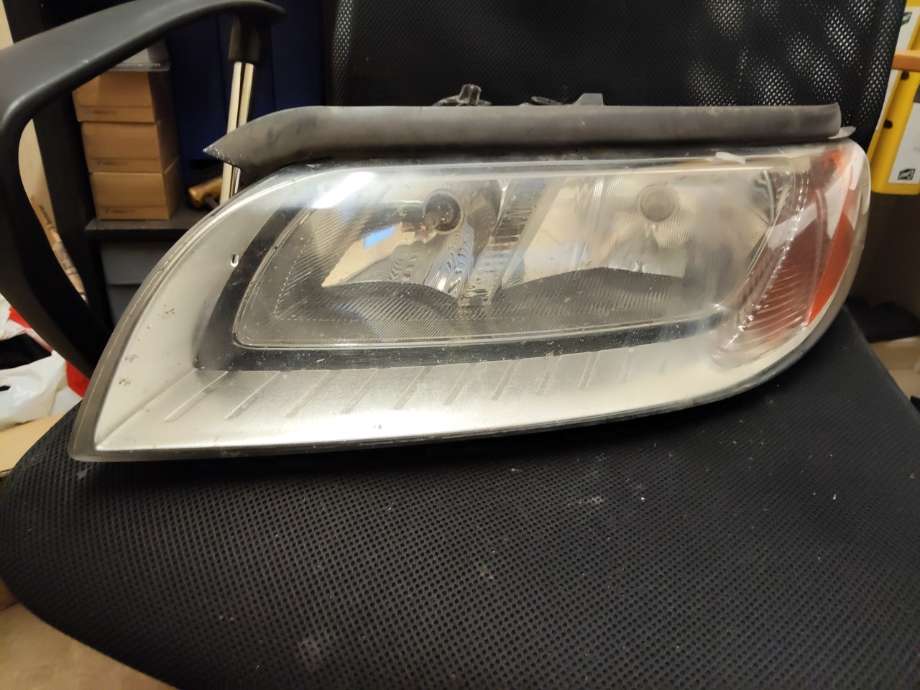 Frontlykt venstre halogen til Volvo V70, 2007-2013 (Type III, Fase 1)  (31214351)