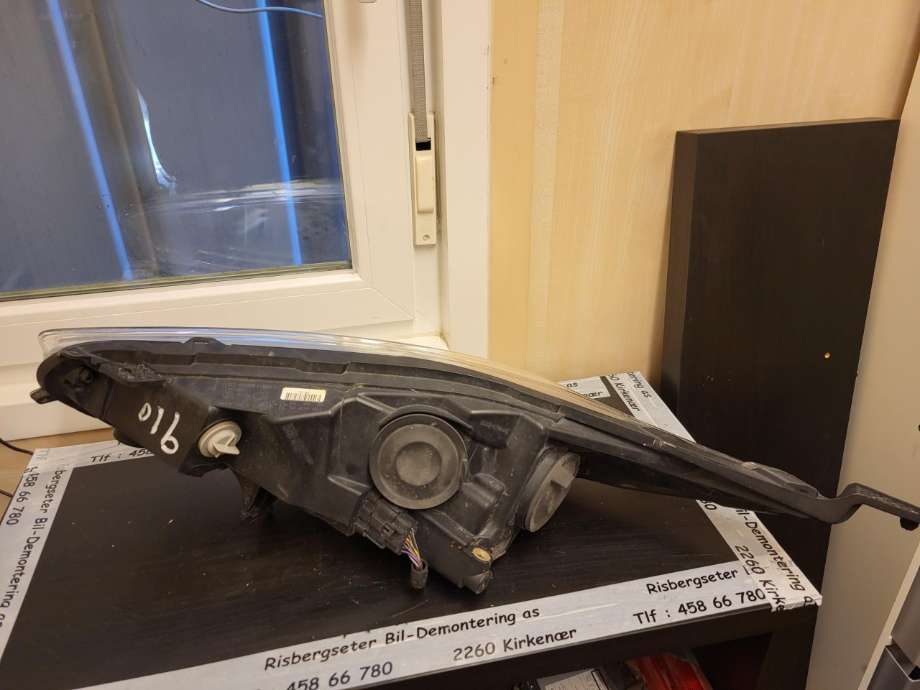 Frontlykt høyre halogen til Ford Fiesta 2013-2017 (Type VI, Fase 2)  (C1BB-13W029-CC|)