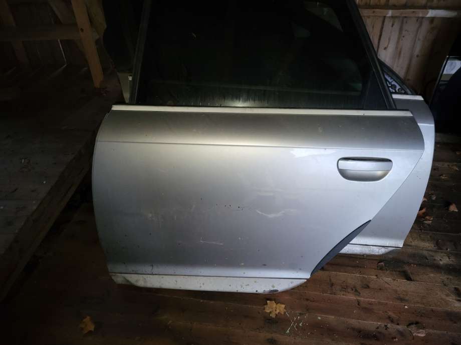 Dør venstre bak til Audi A6, Allroad, 2006-2008 (Type II, Fase 1) (C6) (C6) (4F0 833 051 G)