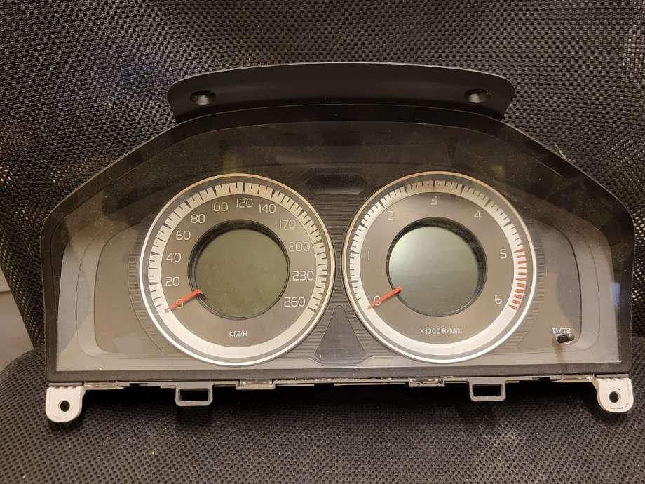 Instrumentpanel til Volvo XC70, 2008-2013 (Type II, Fase 1)  (36001836)