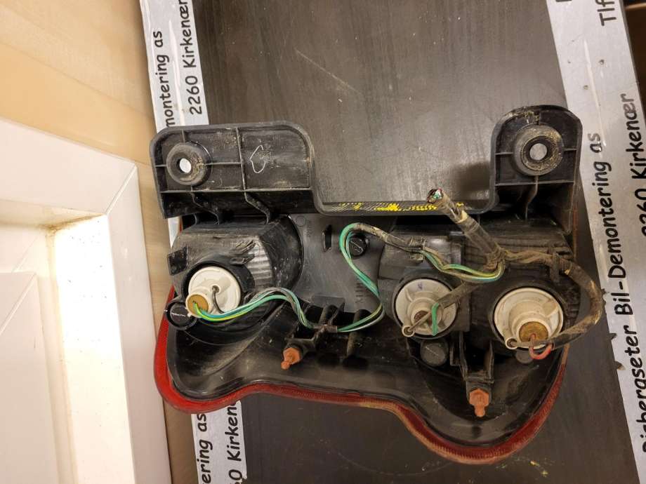 Baklykt høyre til Nissan NV200 2010-2019  (26550BJ00A|)