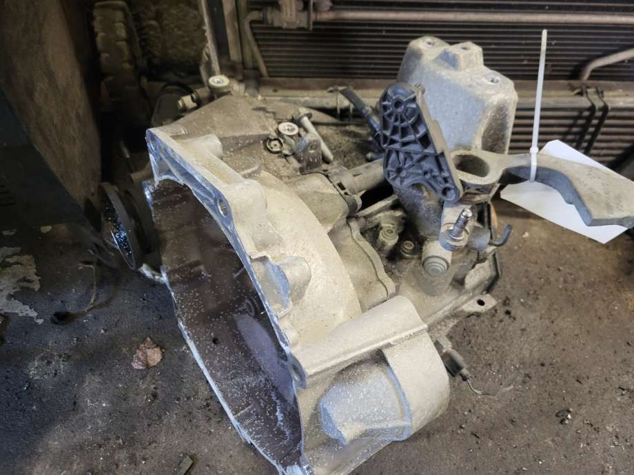 Girkasse manuell til VW Golf VII, 2012-2017 (Fase 1)  (0AH 300 042 T)