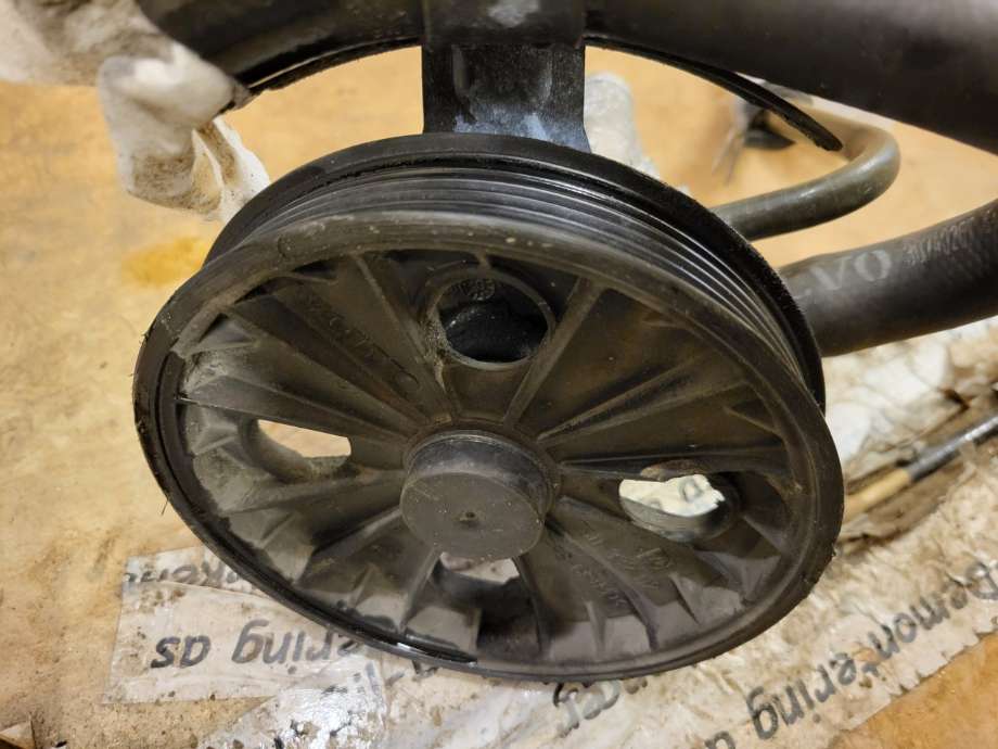 Servo pumpe mekanisk til Volvo XC70, 2005-2007 (Type I, Fase 2)  (36050562)