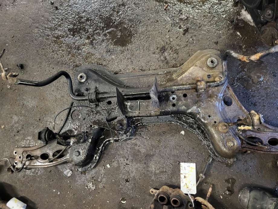 Travers foran hoved til Opel Vivaro A, 2006-2014  (93459571)