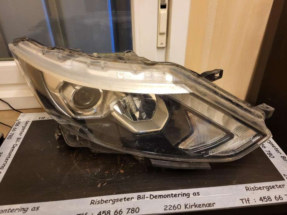 Frontlykt høyre full-LED til Nissan Qashqai, 2014-2021 (Type II)  (260104EH1B)