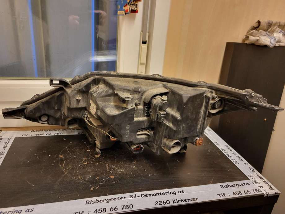 Frontlykt høyre full-LED til Nissan Qashqai 2014-2021 (Type II)  (260104EH1B|100-18015|)