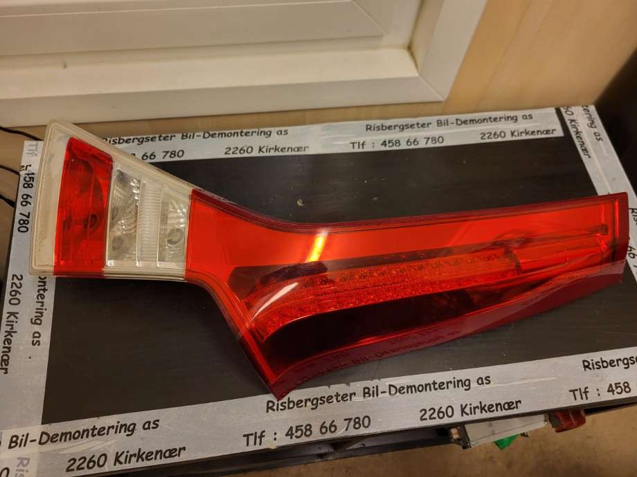 Baklykt høyre indre til Volvo V70, 2014-2016 (Type III, Fase 2)  (31395924)