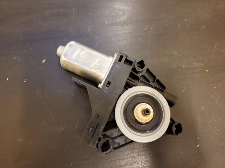 Ruteheis til Volvo V60/V60 CC, 2013-2018 (Type I, Fase 2)  (977426)