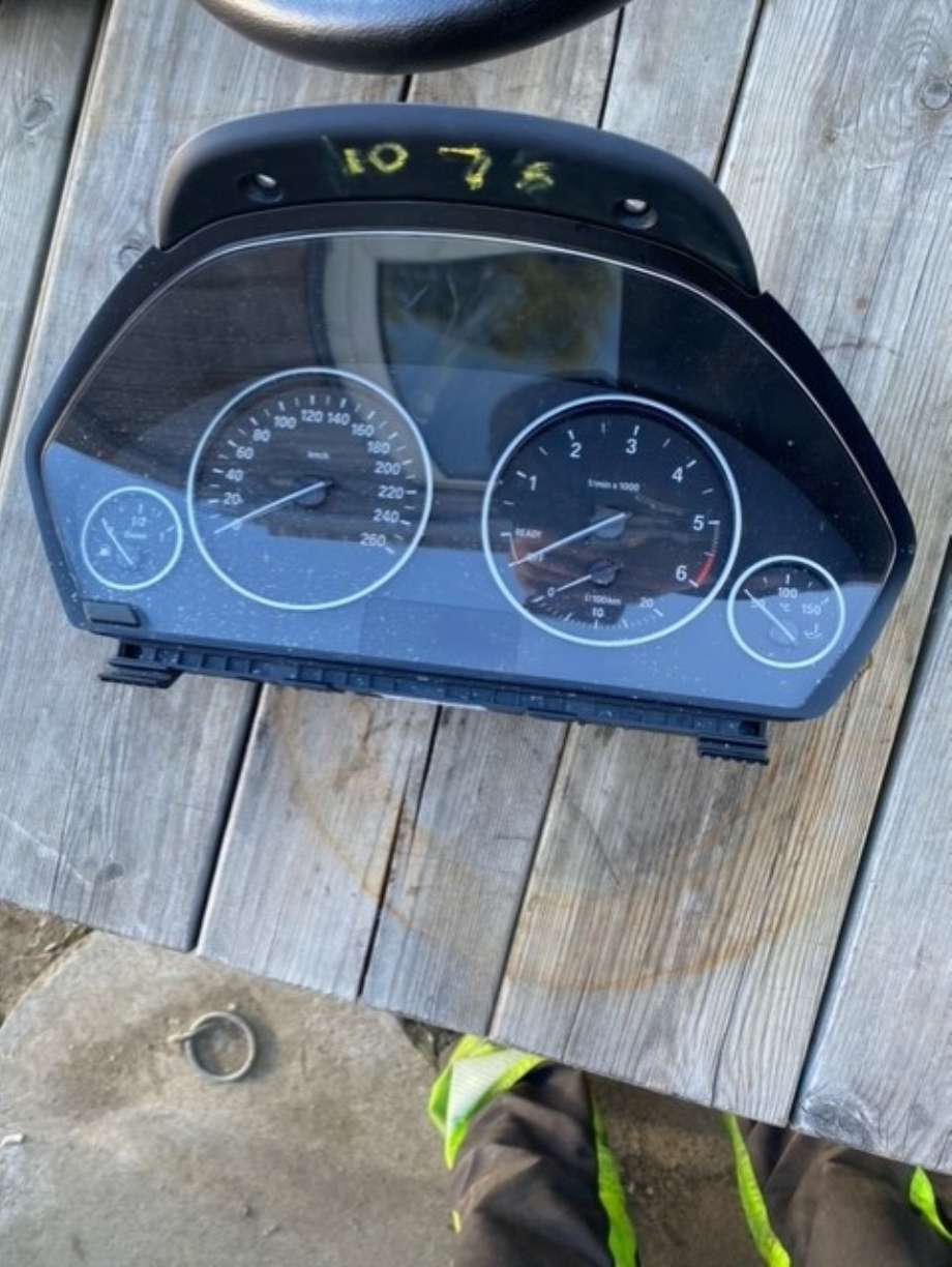 Instrumentpanel til BMW 3-Serie, 2012-2018 (F30/F31/F34) (F30/F31/F34) (62 10 8 718 256)