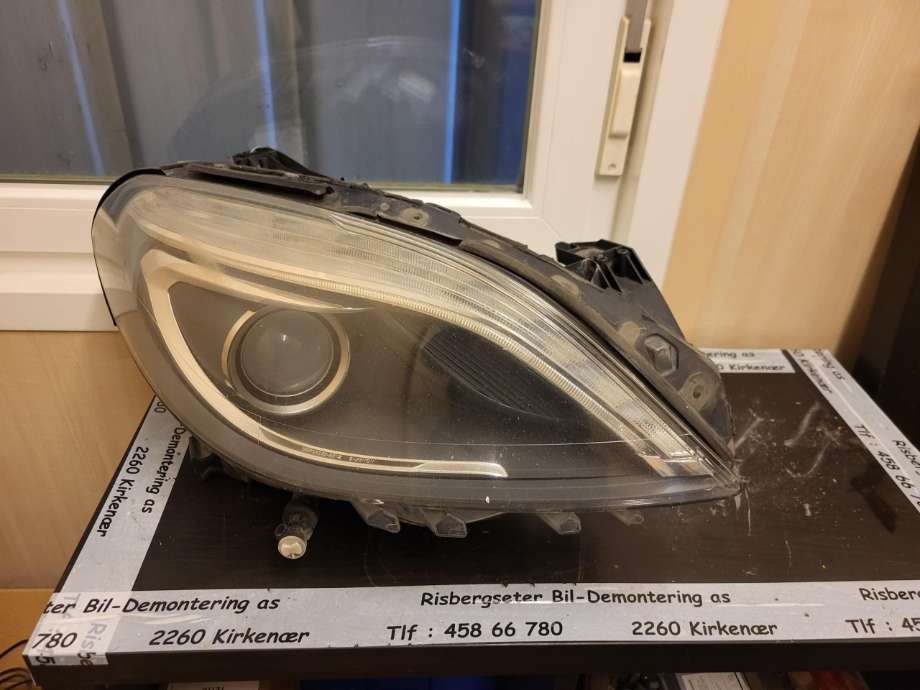 Frontlykt høyre xenon til Mercedes B-Klasse, 2011-2018 (W246) (W246) (A2468207261)