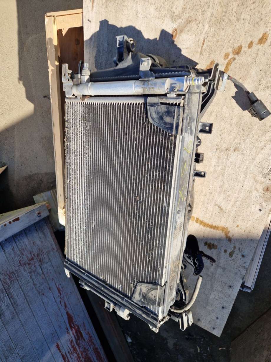 Radiator (automat gir) til Volvo XC70 2005-2007 (Type I, Fase 2) (31368082|)