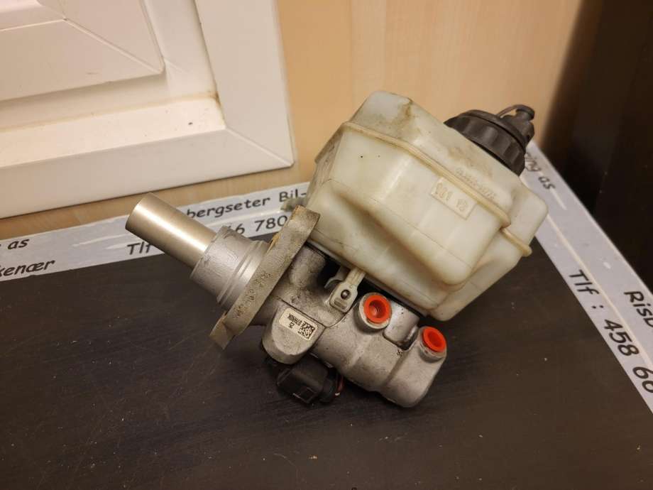Bremsepumpe hoved til VW Passat 2011-2015 (B7) (B7) (3C1 614 019 J|)