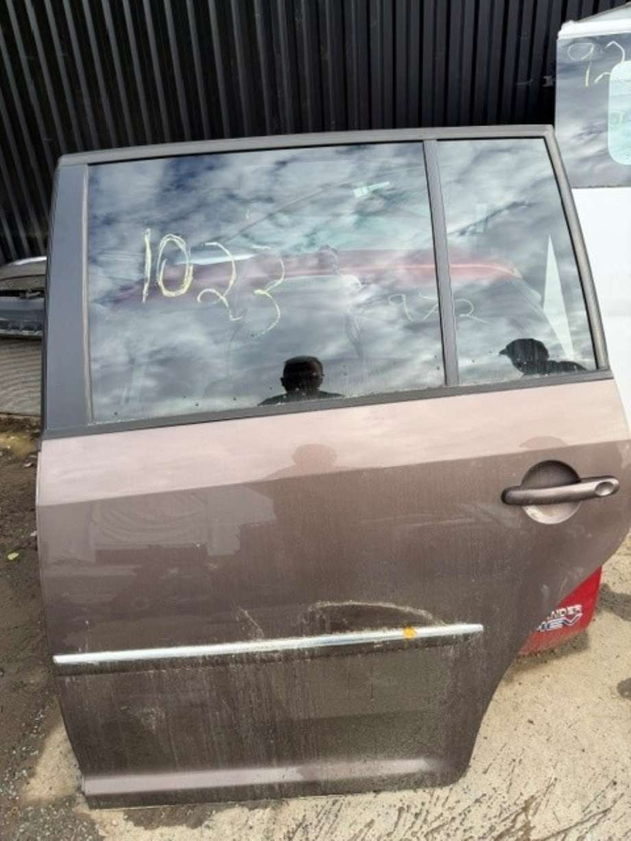 Dør høyre bak til VW Touran, 2010-2015 (Type I, Fase 3)