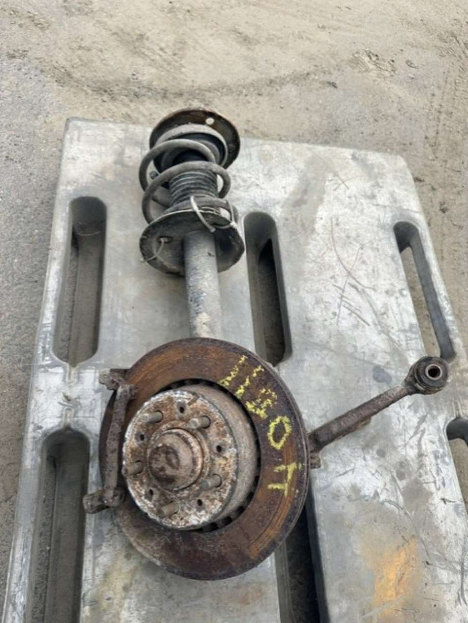 Fjærbein høyre foran til Volvo 940 1990-1998 (8251790|)