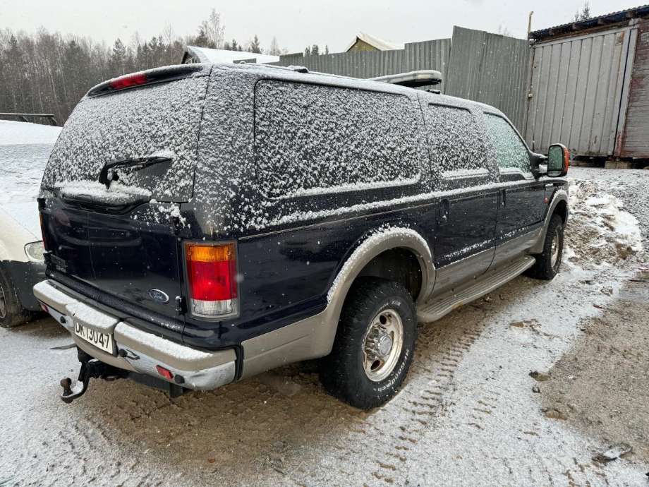 Bakluke lem til Ford Excursion, 2000-2003