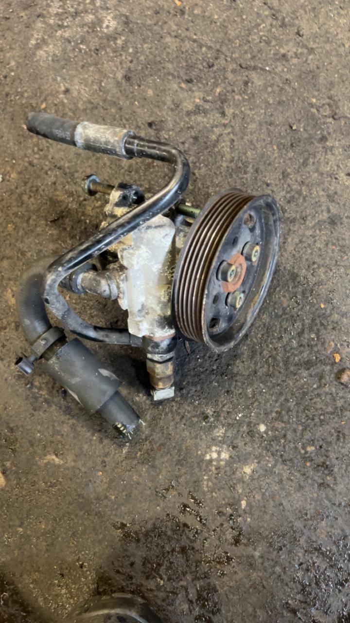 Servo pumpe mekanisk til Audi TT 1998-2006 (Type I)  (8N0 145 154 A|)