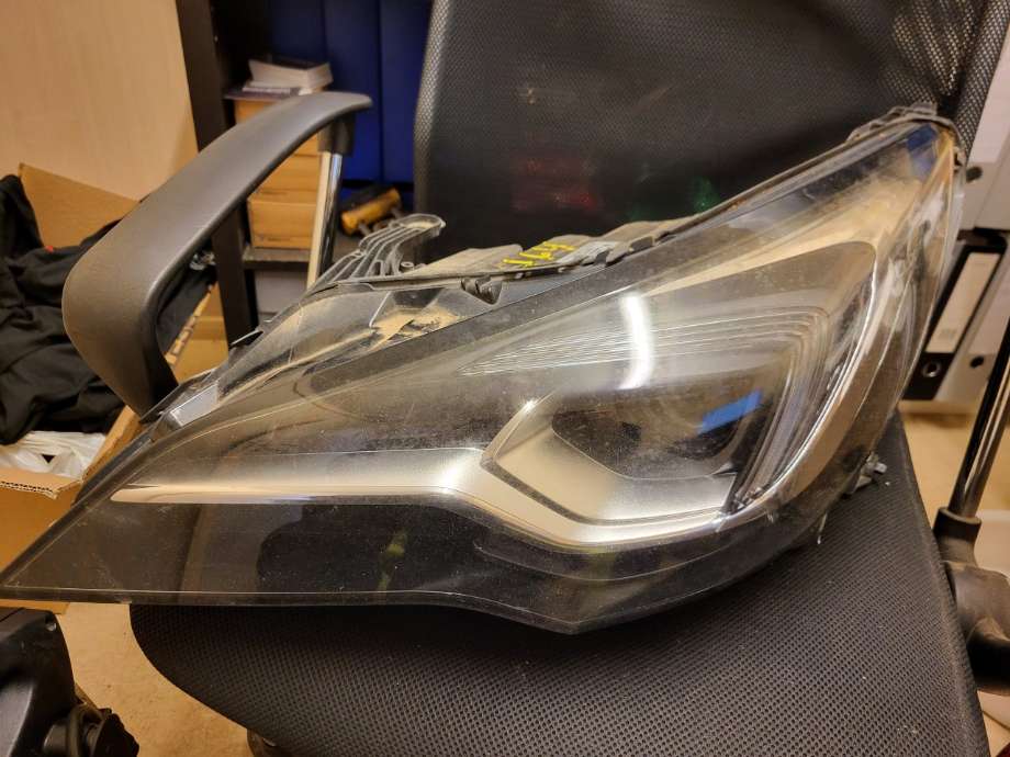 Frontlykt venstre full-LED til Opel Astra K 2015-->> (39209069|39023762)