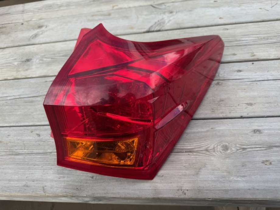 Baklykt høyre ytre til Toyota Auris, 2013-2015 (Type II, Fase 1)  (8155102710)