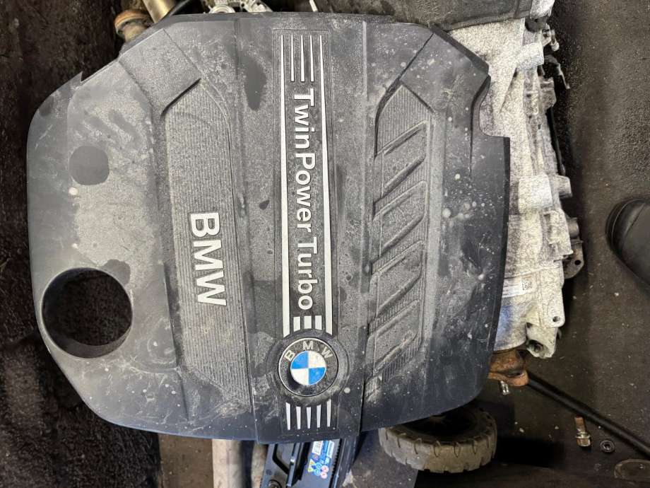 Motordeksel over motor til BMW 1-Serie, 2011-2015 (Fase 1) (F20/F21) (F20/F21) 