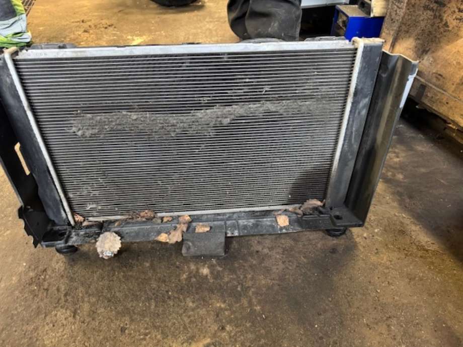 Radiator (automat gir) til Toyota Prius +7, 2012-2020 (Type III) (stasjonsvogn) (stasjonsvogn) (1640037260)