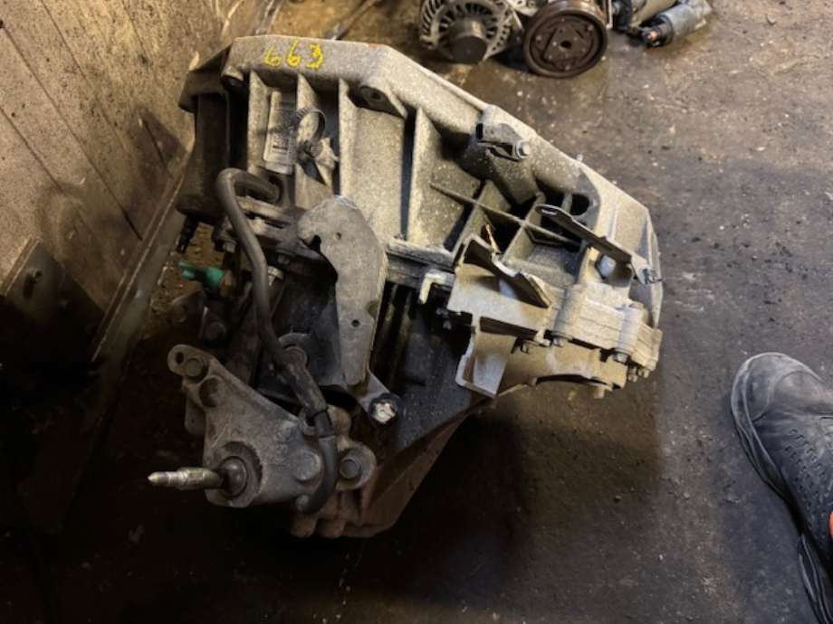 Girkasse manuell 6-trinn til Nissan Juke 2014-2018 (Fase 2)  (320101KB0A|)