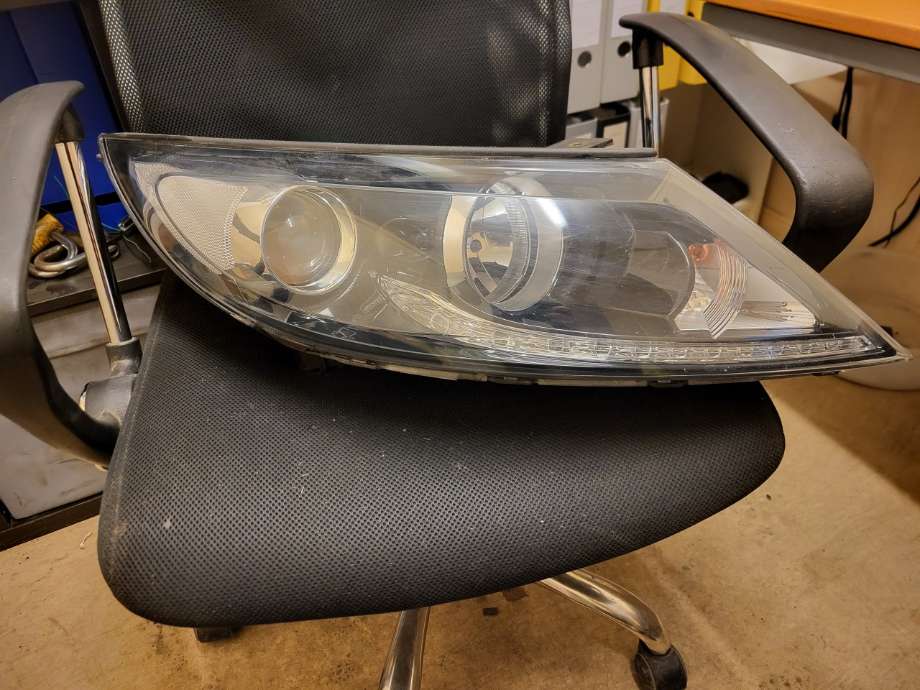 Frontlykt høyre halogen til Kia Sportage, 2010-2016 (Type III)  (92102 3U250)