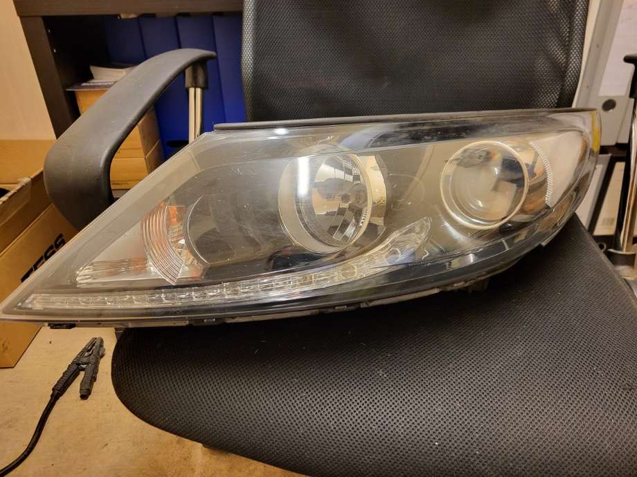 Frontlykt venstre halogen til Kia Sportage, 2010-2016 (Type III)  (92101 3U250)