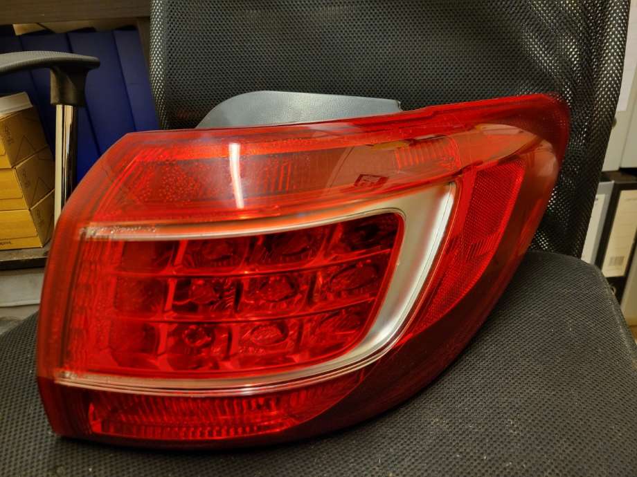 Baklykt høyre til Kia Sportage, 2010-2016 (Type III)  (92420 3W010)