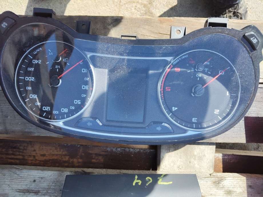 Instrumentpanel til Audi A1, 2010-2014 (Type I, Fase 1)  (8X0 920 930 P)